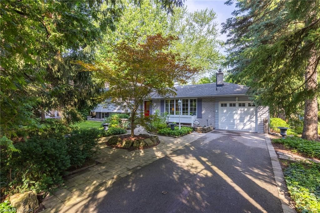 Single Family Residence for sale at 401 Cairncroft Road, Oakville, ON, L6J 4M8 - MO Morrison - MLS: 40856200