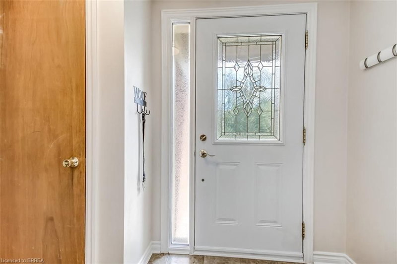 207 Dunsdon Street photo 4