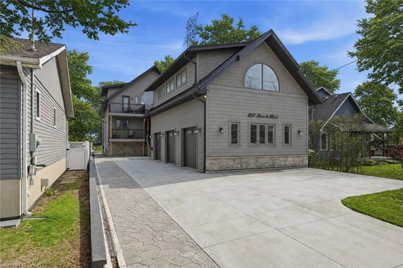 207 Beach Boulevard, Hamilton, Ontario