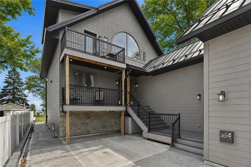 207 Beach Boulevard