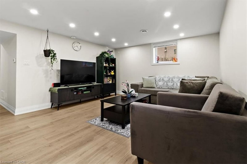 Lower - 161 Hoover Crescent