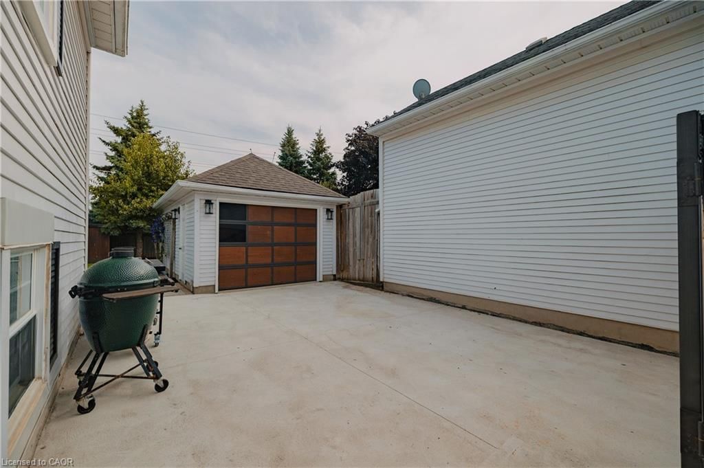 57 Wake Robin Drive, Kitchener, view 30