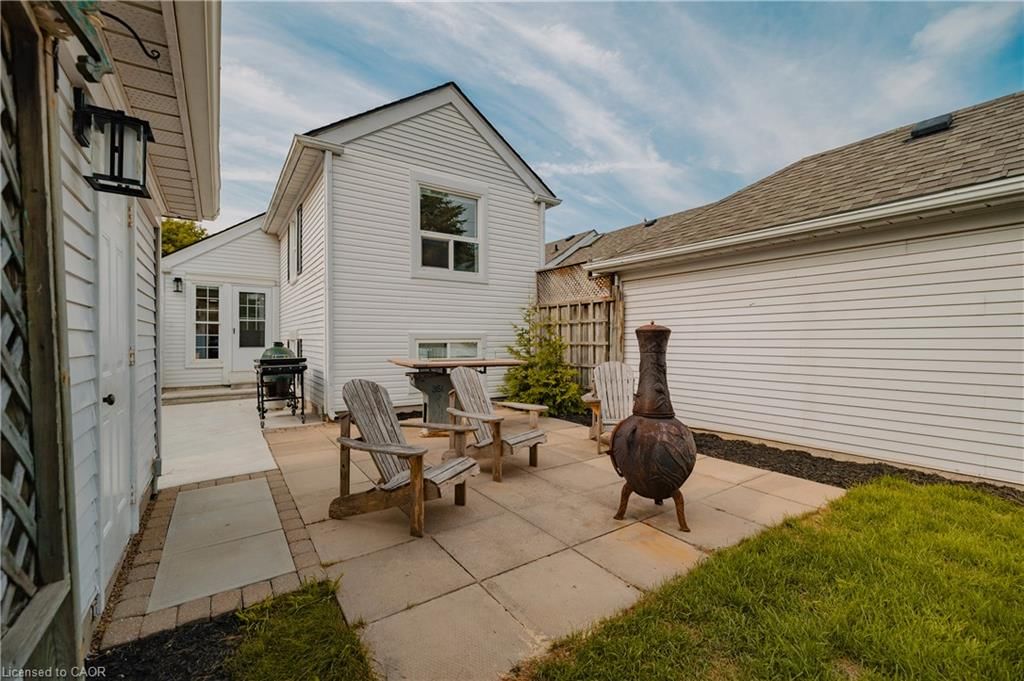 57 Wake Robin Drive, Kitchener, view 32