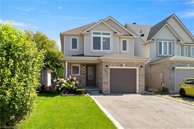 58 Chateau Crescent