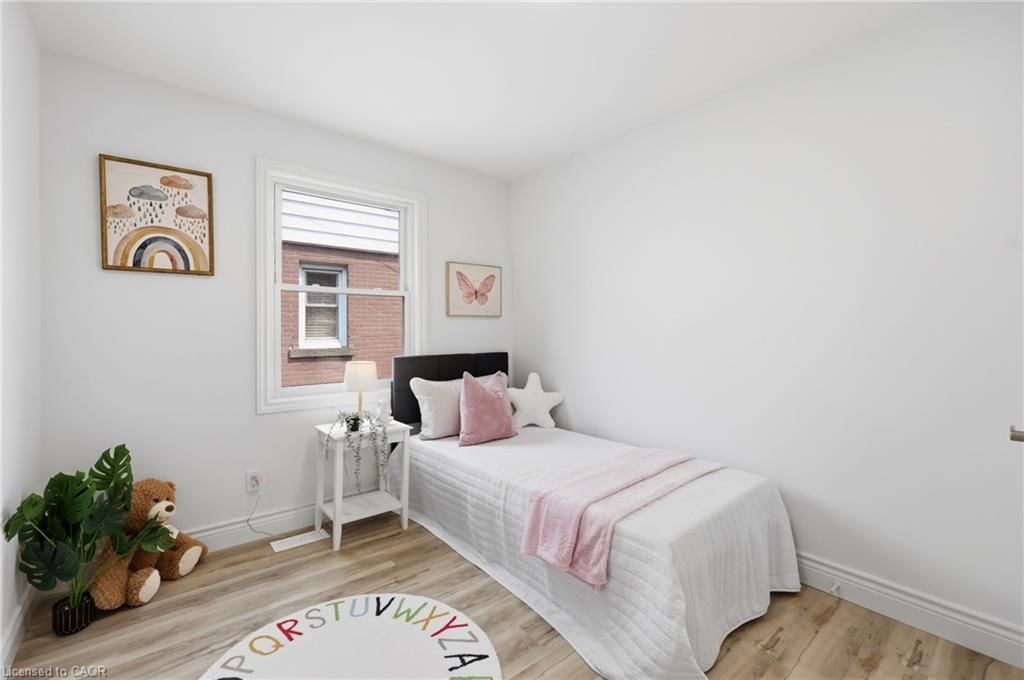 Duplex Up/Down sold at 156 East 36th Street, Hamilton, ON, L8V 3Z4 - Raleigh - MLS: 40856413