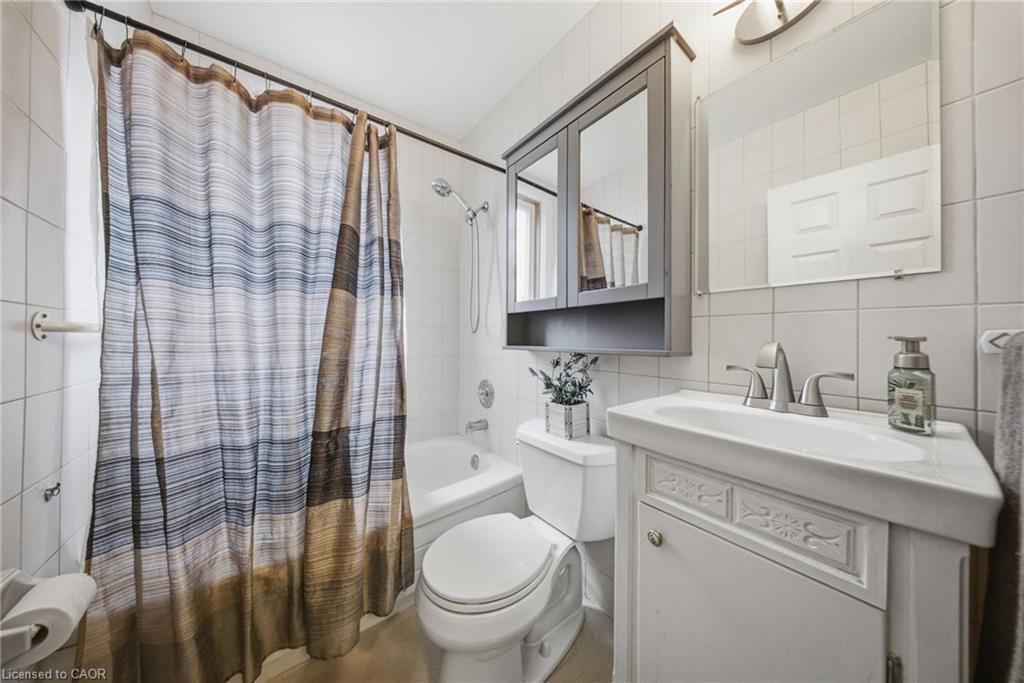 Single Family Residence sold at 203 West 31st Street, Hamilton, ON, L9C 5G3 - Westcliffe - MLS: 40856431