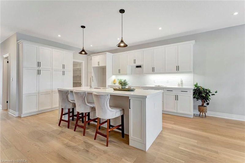 93 Craddock Boulevard photo 4