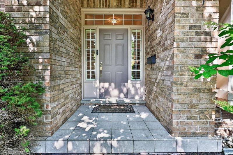 1092 Crofton Way photo 4