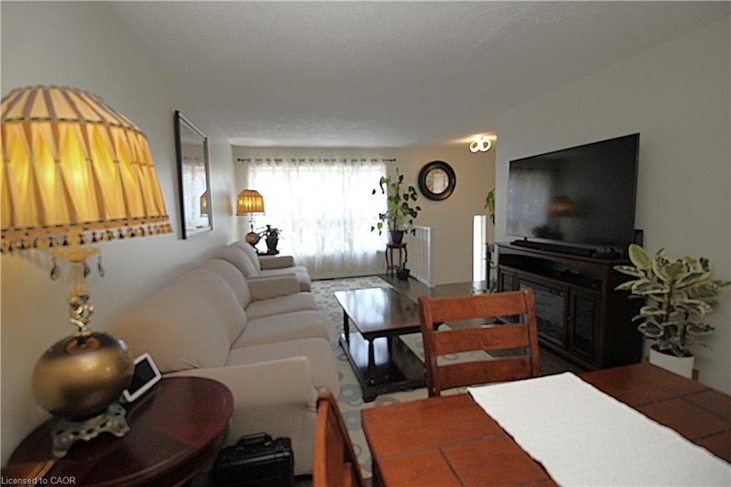 Single Family Residence for sale at 35 Garden Crescent, Hamilton, ON, L8V 4T3 - Burkholme - MLS: 40856484