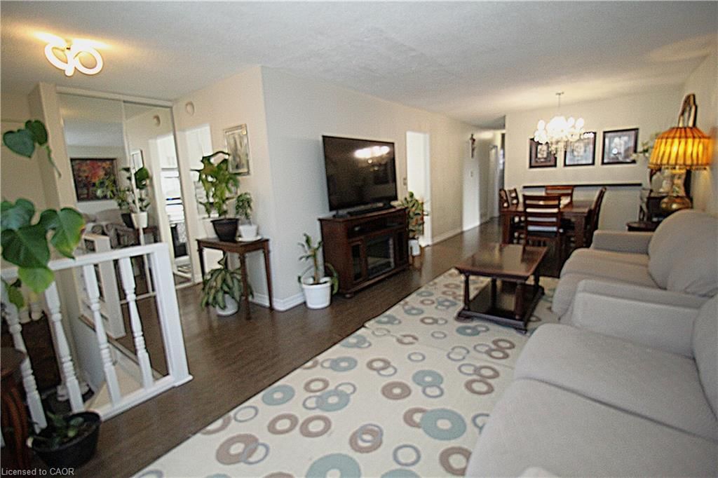 Single Family Residence for sale at 35 Garden Crescent, Hamilton, ON, L8V 4T3 - Burkholme - MLS: 40856484