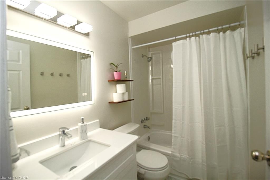 Single Family Residence for sale at 35 Garden Crescent, Hamilton, ON, L8V 4T3 - Burkholme - MLS: 40856484