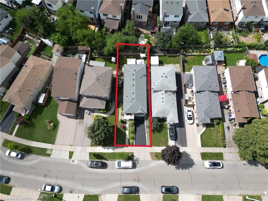 Single Family Residence for sale at 35 Garden Crescent, Hamilton, ON, L8V 4T3 - Burkholme - MLS: 40856484