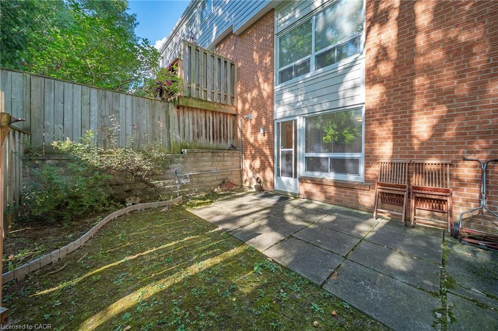 Row/Townhouse for sale at 4 Patrice Court, Dundas, ON, L9H 5P5 - Governor - MLS: 40856488