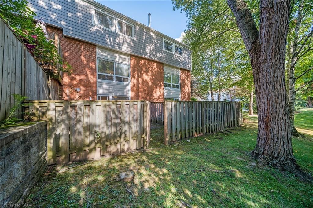Row/Townhouse for sale at 4 Patrice Court, Dundas, ON, L9H 5P5 - Governor - MLS: 40856488
