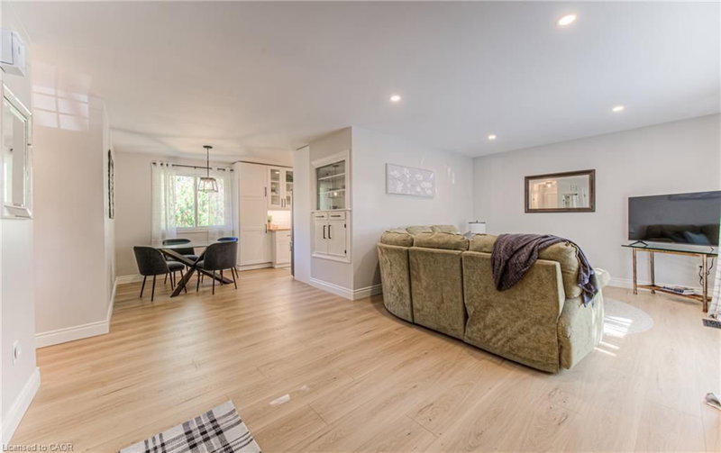32 Colborne Street photo 4
