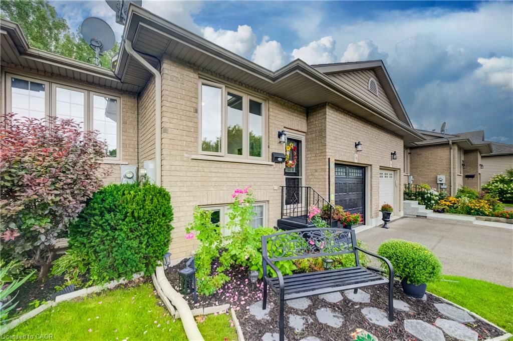 Row/Townhouse sold at 16 Steed Court, Brantford, ON, N3S 0B7 - Echo Place - MLS: 40856498