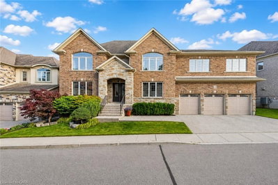 3 - 258 Edgewater Crescent