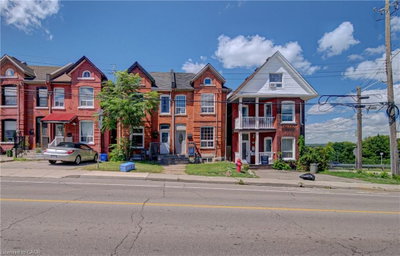 299 Bay Street N