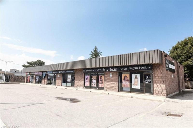 720 Upper James Street photo 1