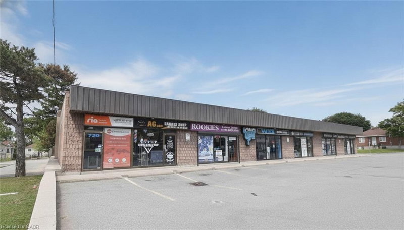 720 Upper James Street photo 2