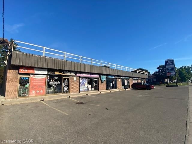 720 Upper James Street photo 5