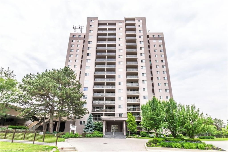 908 - 975 Warwick Court