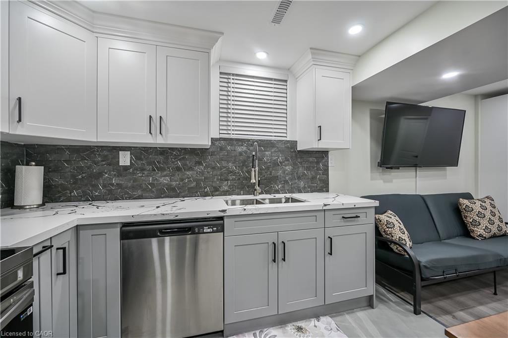 Lower Lvl - 31 Joseph Court, Hamilton 5