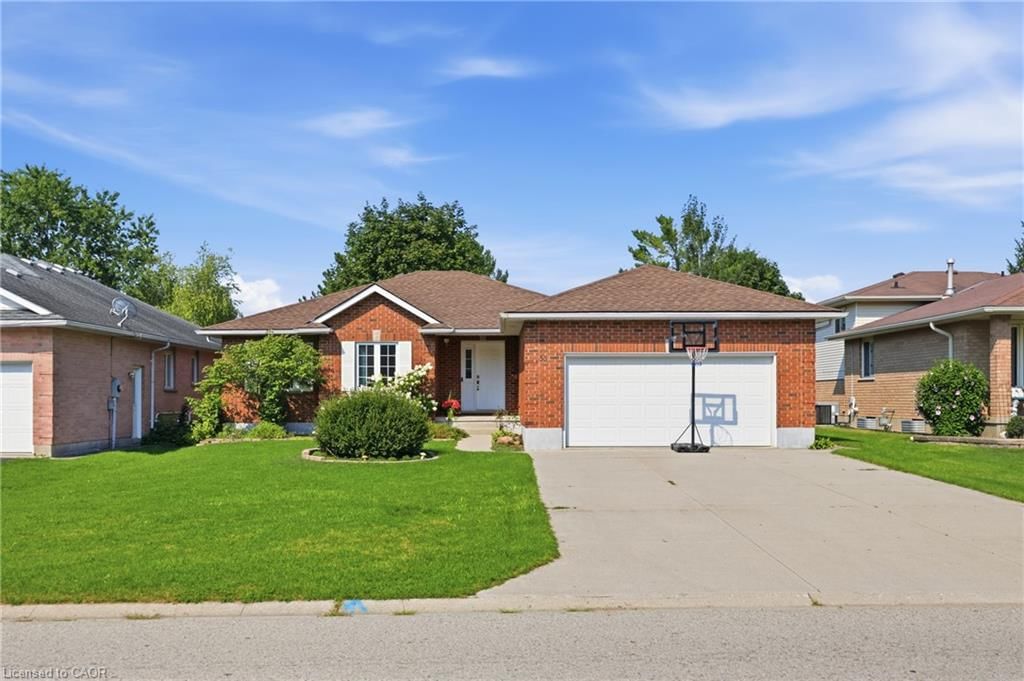 Single Family Residence sold at 33 King Street, Tavistock, ON, N0B 2R0 - Tavistock - MLS: 40856665