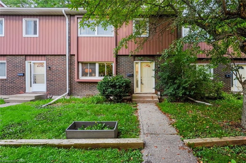 121 University Avenue E photo 4