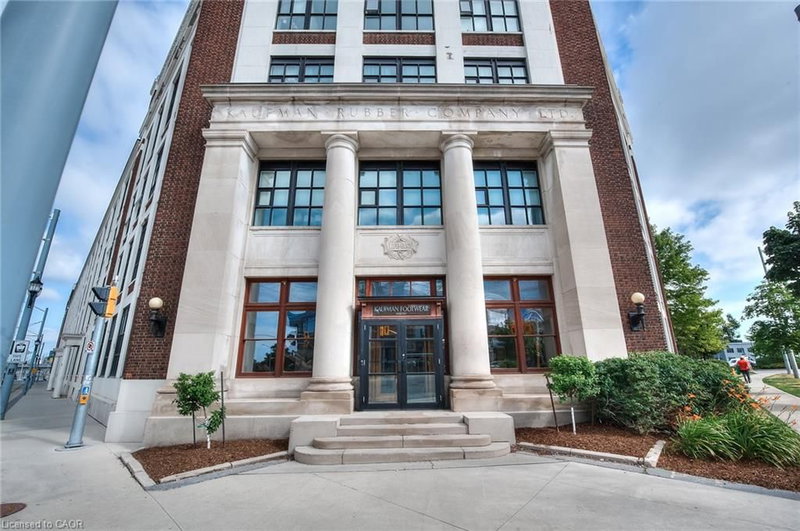 108 - 410 King Street W