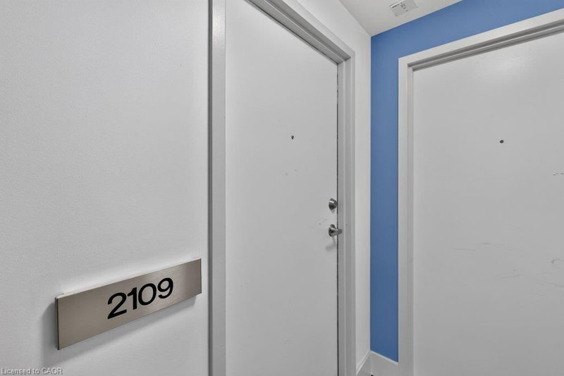10 Navy Wharf Court photo 4
