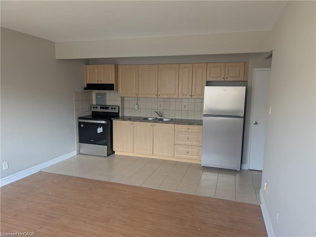 741 D - 468 Ottawa Street 2