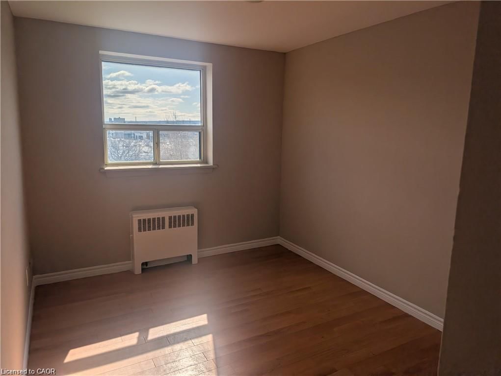 741 D - 468 Ottawa Street 5