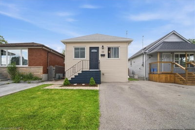 22 Delena Avenue N