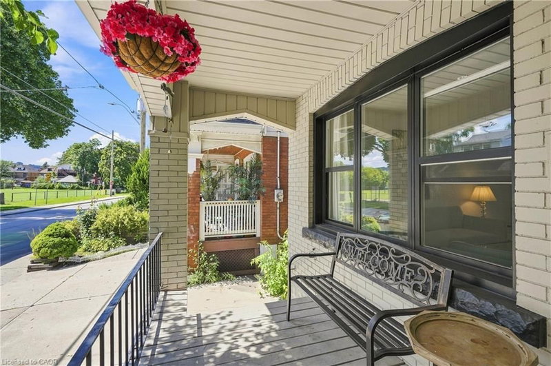 463 Dunsmure Road photo 4