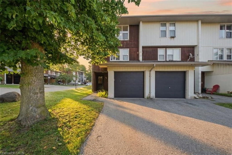135 Chalmers Street S photo 4