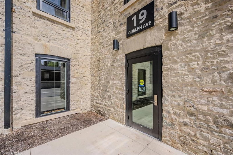 19 Guelph Avenue photo 4