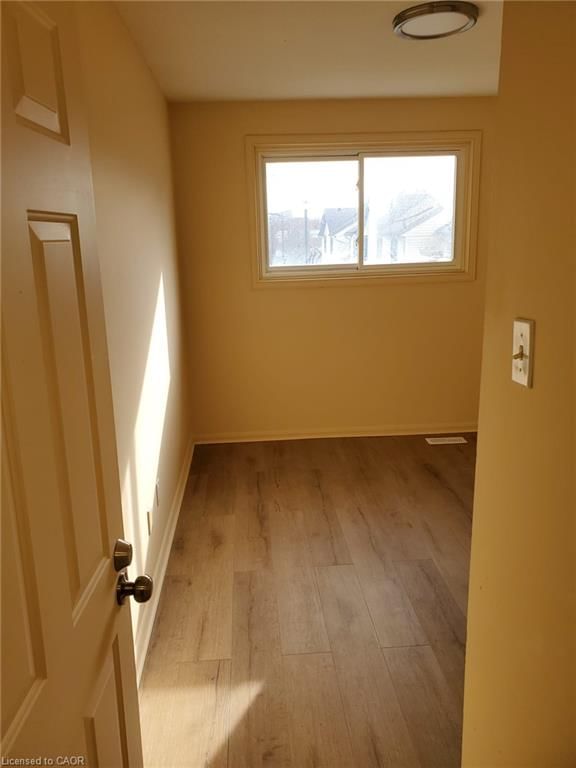 225 Shakespeare Drive photo 4
