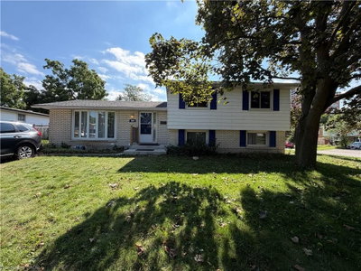 Upper - 148 Pepperwood Crescent