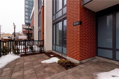 102 - 15 Wellington Street S