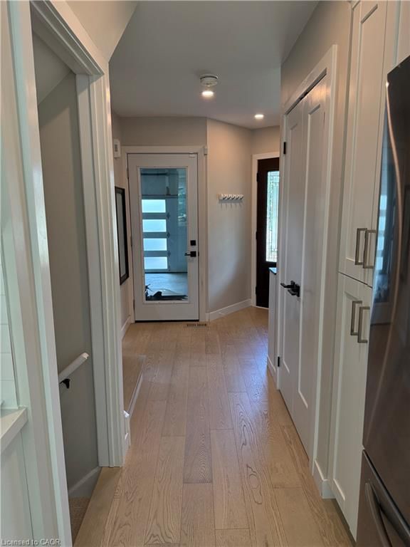 3122 Sandcliffe Court