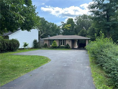 90 Queensway E