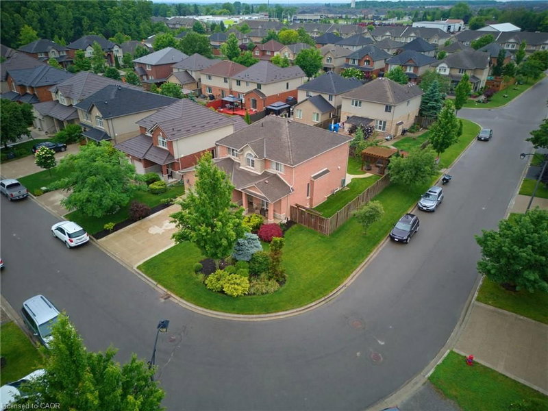 73 Degrow Crescent