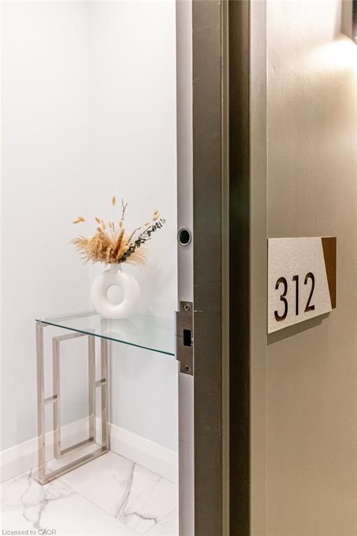 312 - 101 Locke Street S