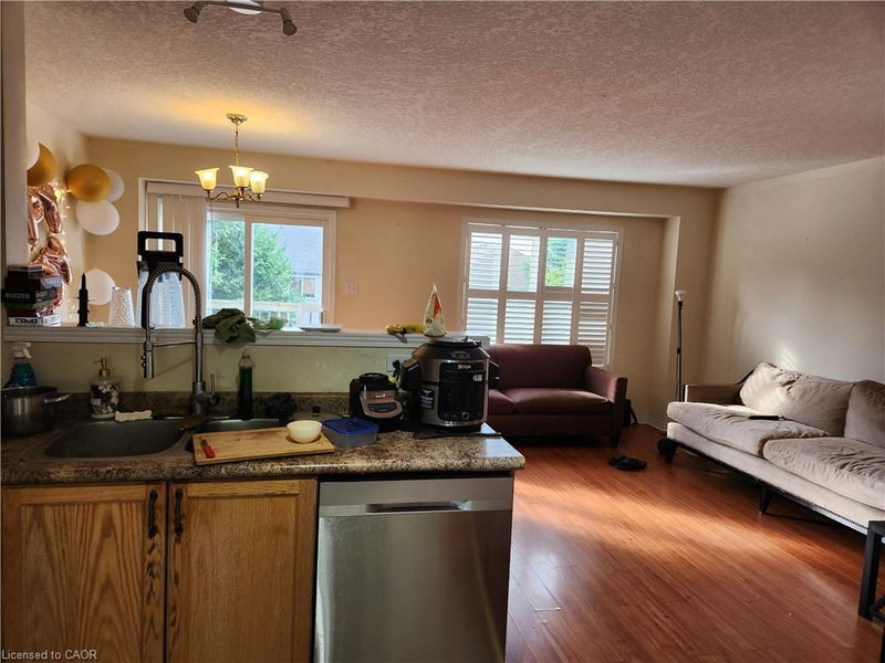 Upper - 474 Trembling Aspen Avenue