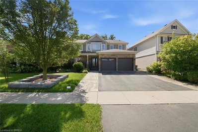 33 Hunter Way
