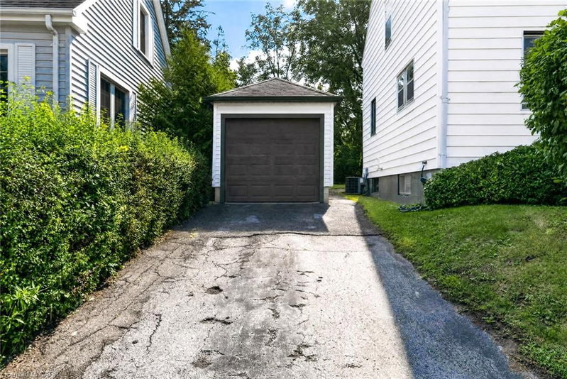 21 Ormond Crescent