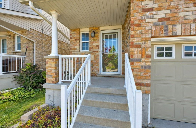 108 Periwinkle Street photo 3