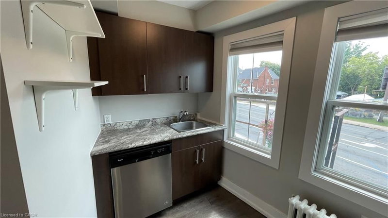 16 - 4 Ottawa Street N