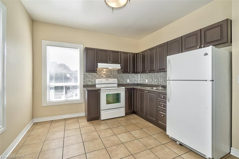 2 - 340 Cannon Street E